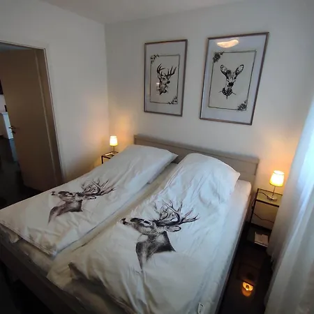 Schaetzchen Am Wald *